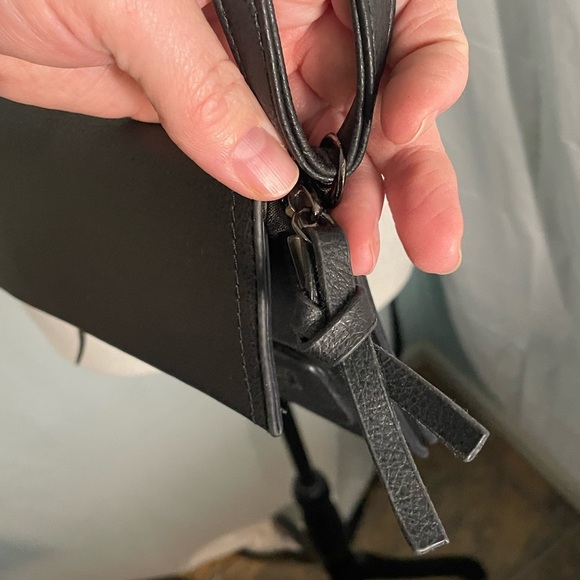 Pretty Persuasions Black Cross Body‎ Bag - Picture 7 of 8